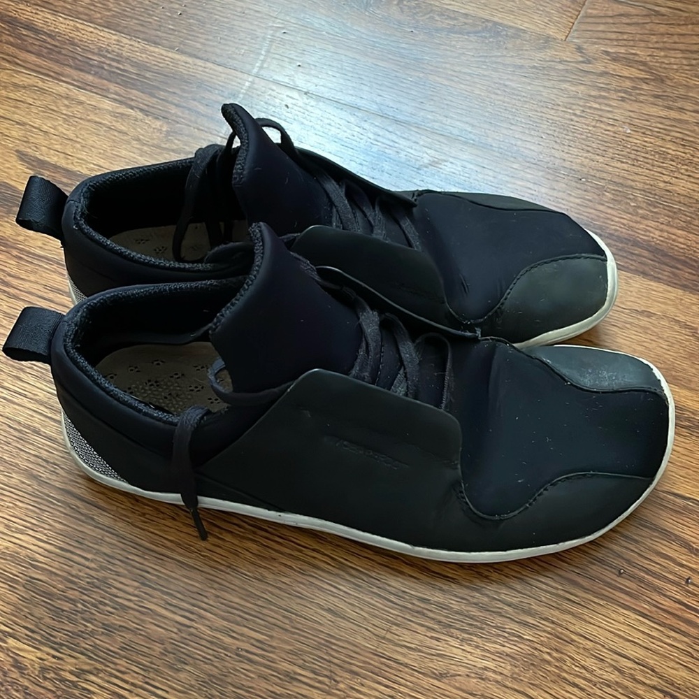 Used, but in good condition. Vivobarefoot Kasana Ghillie womens size 38.